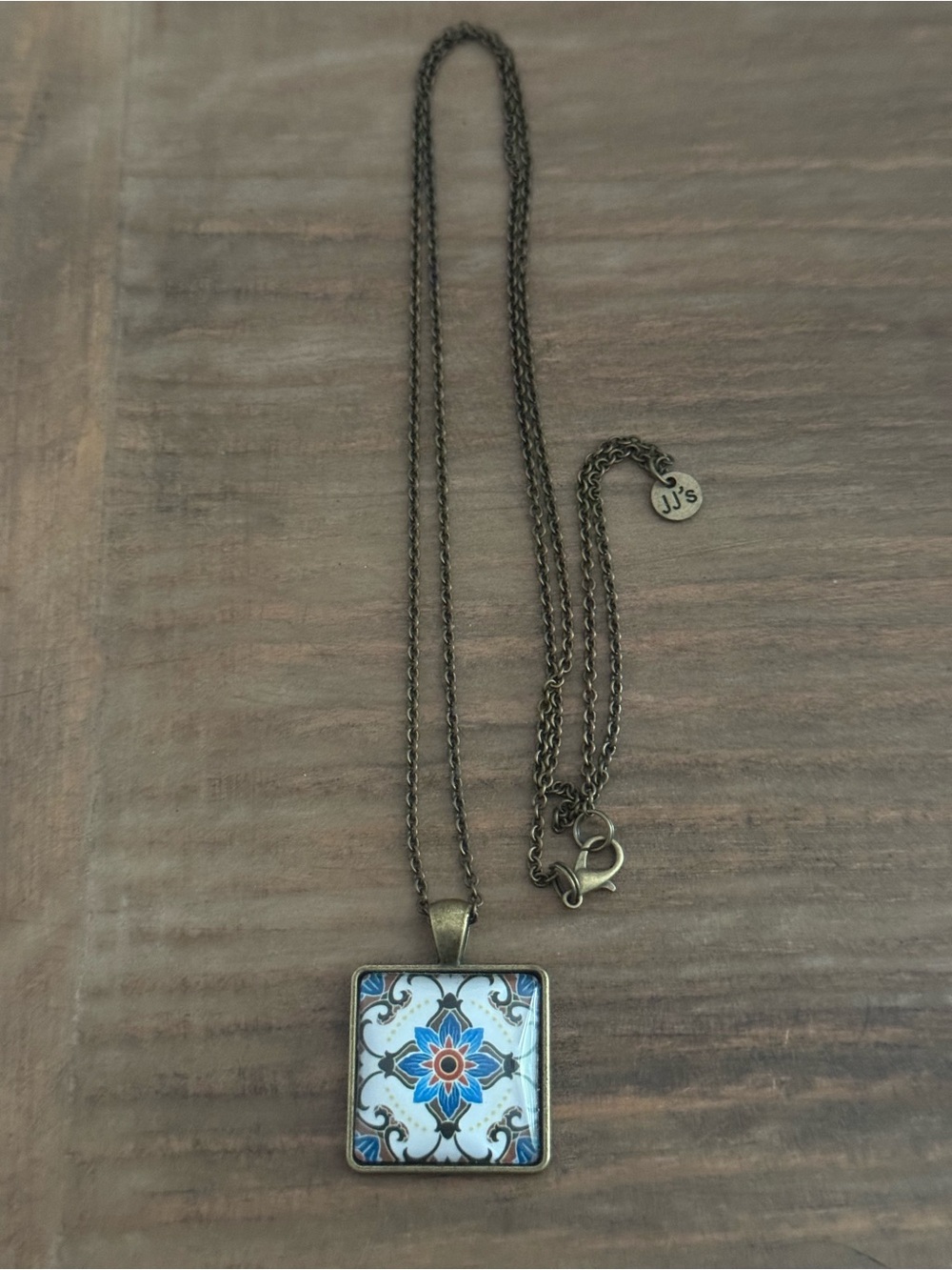 Vintage Jonette Jewelry (J.J.) tile pendant necklace 1980’s 18 inches